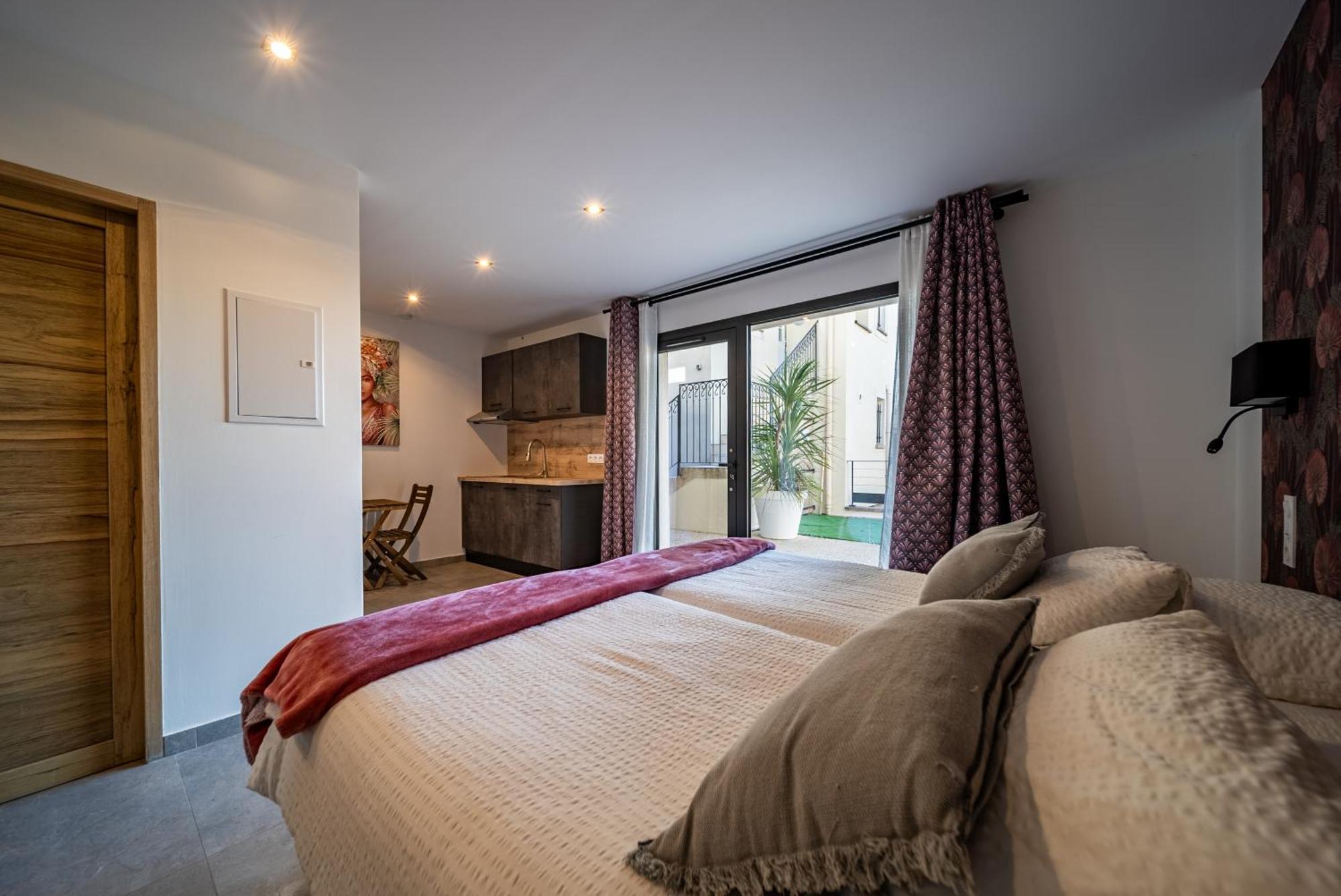 Les Loges Du Luberon Hotel Coustellet Exterior photo