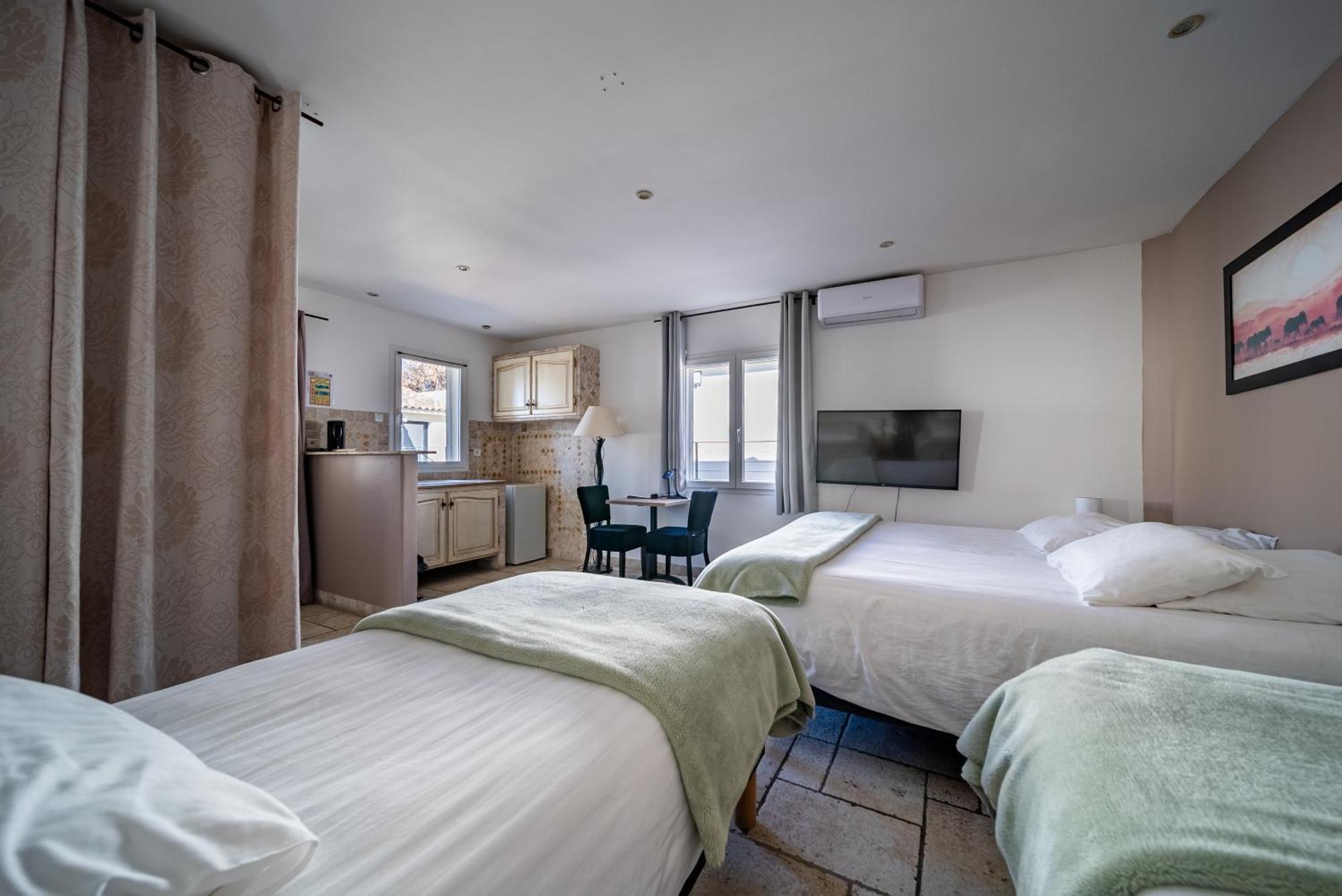 Les Loges Du Luberon Hotel Coustellet Exterior photo